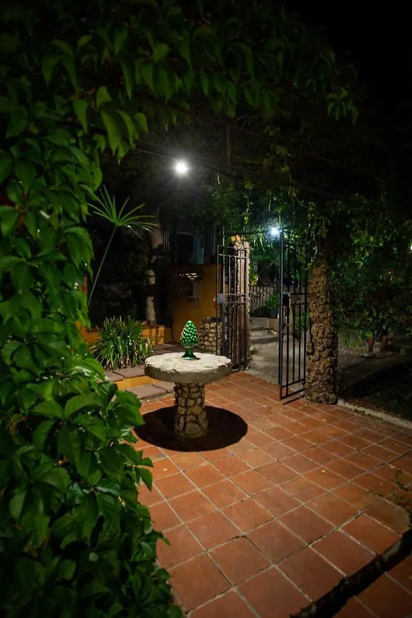 Casa Vacanze Fondaco Di Scillato Italy